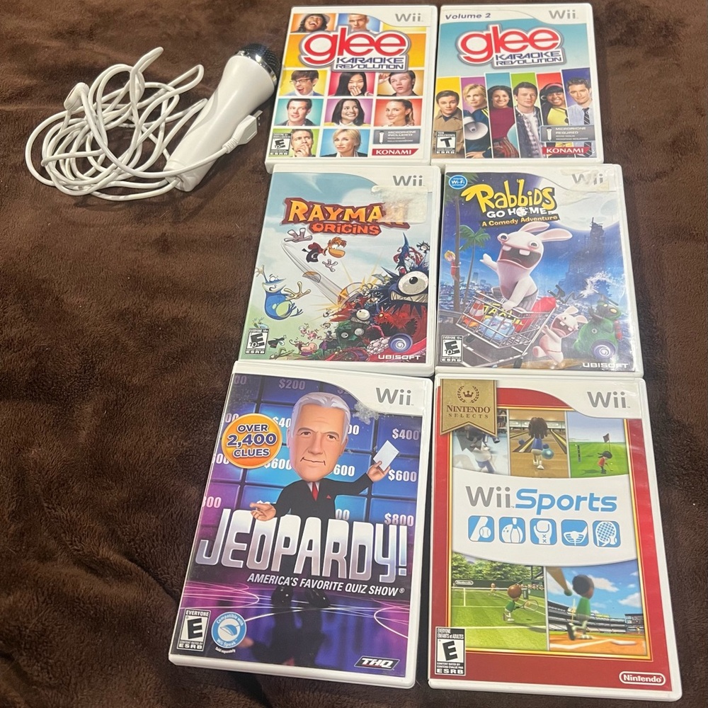Wii Console Bundle with Games - Picture 3 of 3